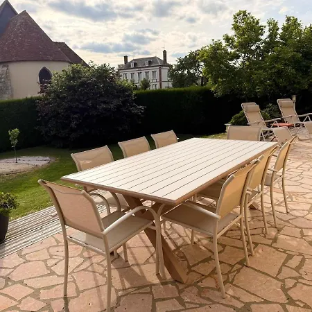 Semesterbostad La Maison Du Bonheur Mandres
